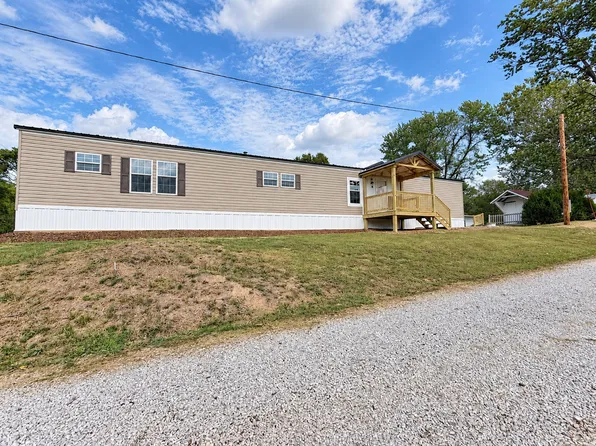 3432 Seed House Rd, Iuka, IL 62849