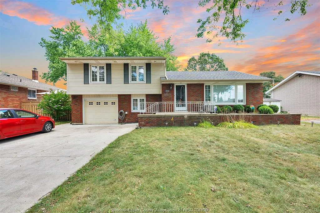 3 bed, 1.5 bath, $2,395 — Photo 1