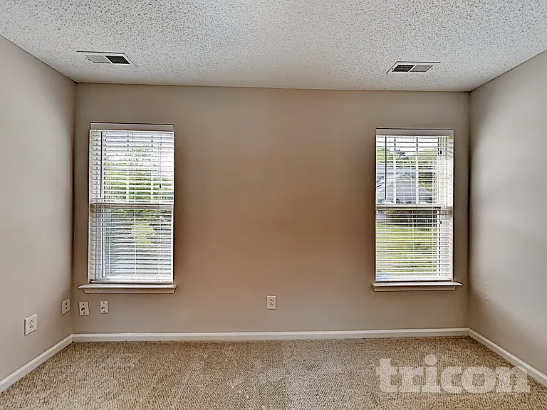 445 Amir Cir — Photo 9