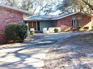 11 Country Club Rd, Shalimar, FL 32579