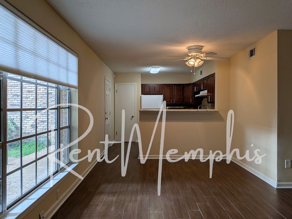 1st image of 358 E Pkwy N #10958626