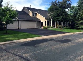 10705 Woodland Dr, Chisago City, MN 55013