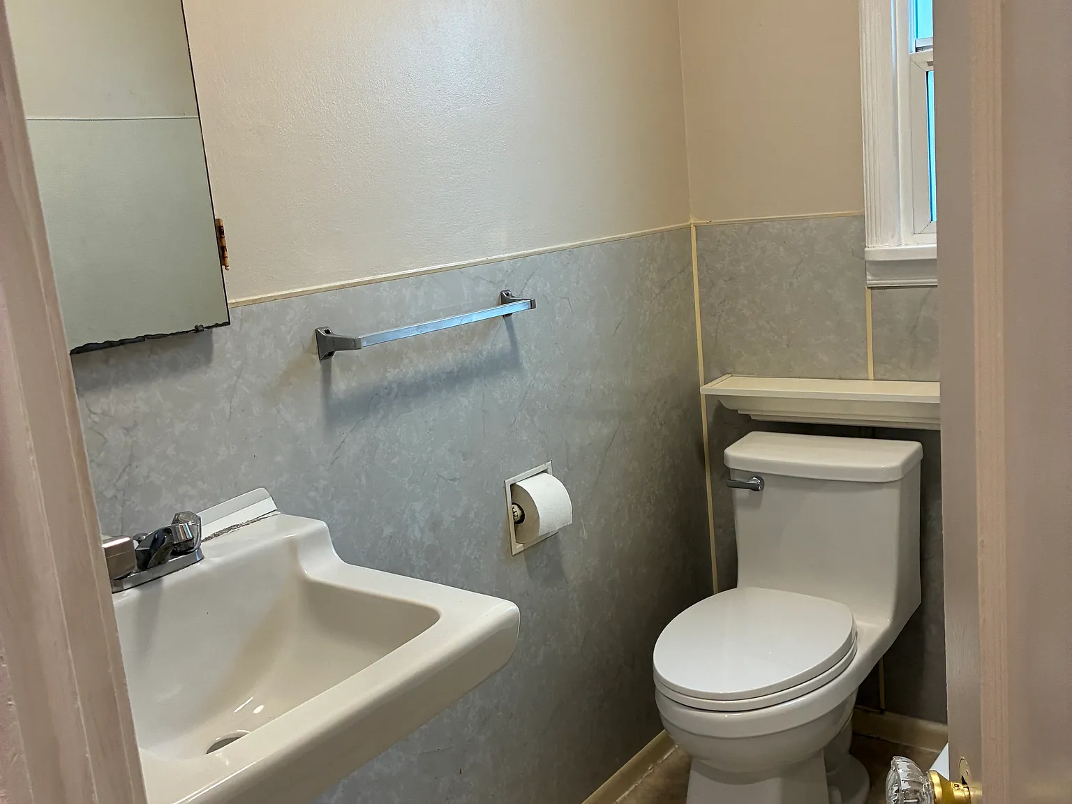 Studio, 300 sqft, $950 — Photo 3