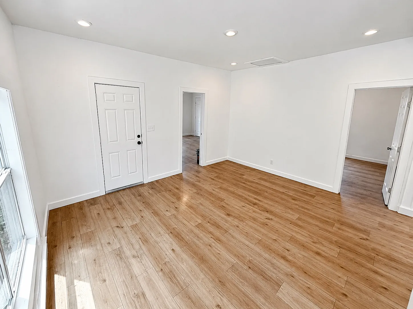 3 bed, 1350 sqft, $1,500 — Photo 2