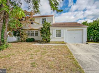 77 Deer Park Cir, Blackwood, NJ 08012