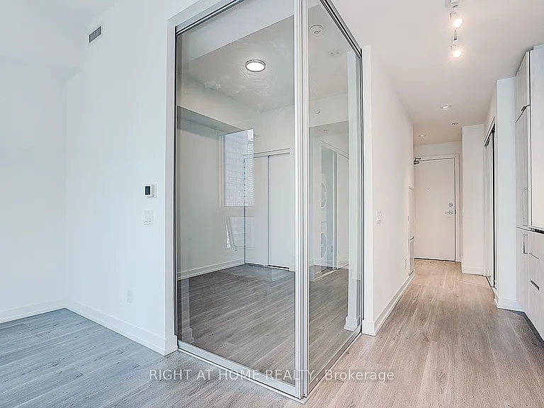 8 Wellesley St W #2606 — Photo 45