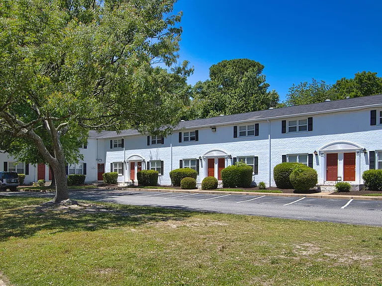 Colony Apartments — Photo 3