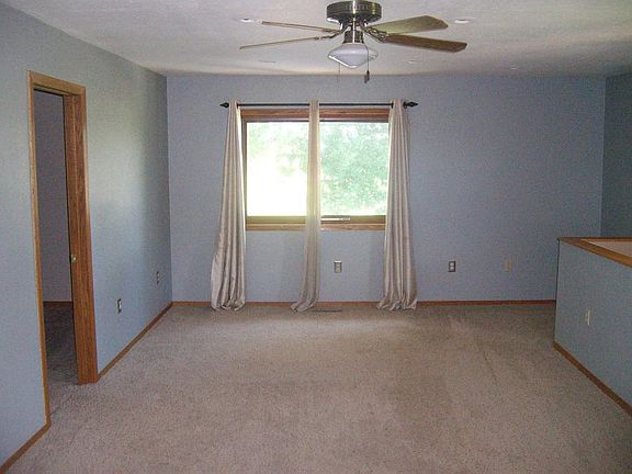 3rd image of 52 N Huron St