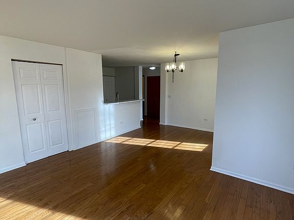 3rd image of 501 Silverstone Dr Unit 4