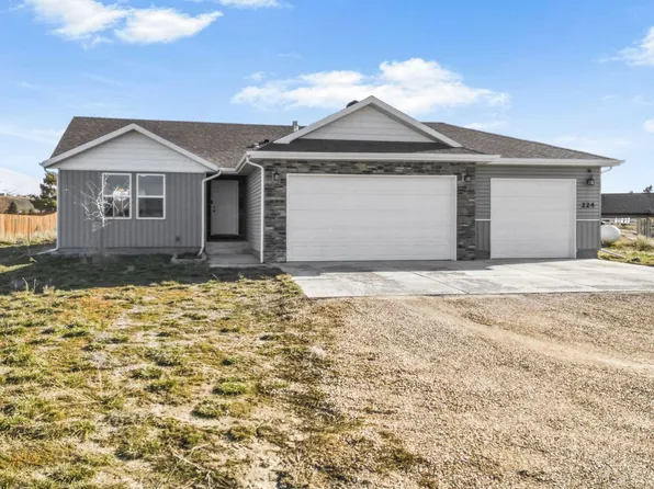 224 Spring Creek Pkwy, Spring Creek, NV 89815