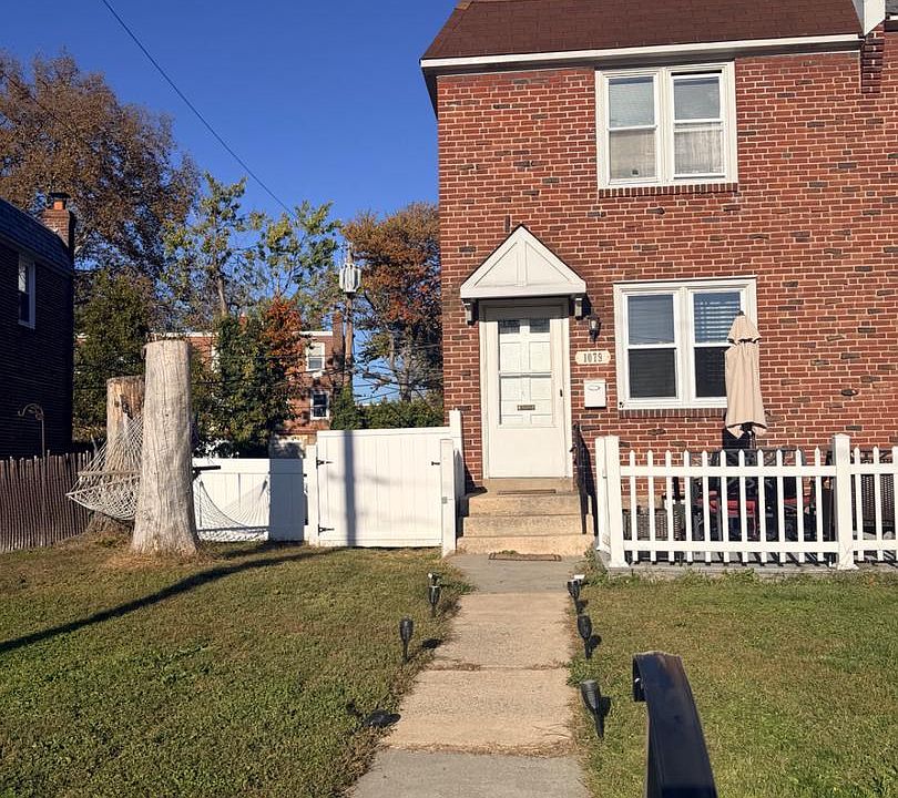 1st image of 1079 Stratford Rd