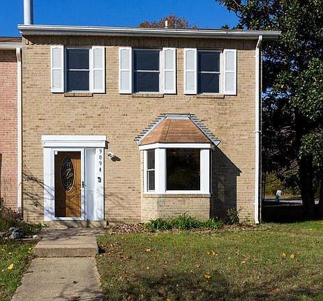 End unit townhome