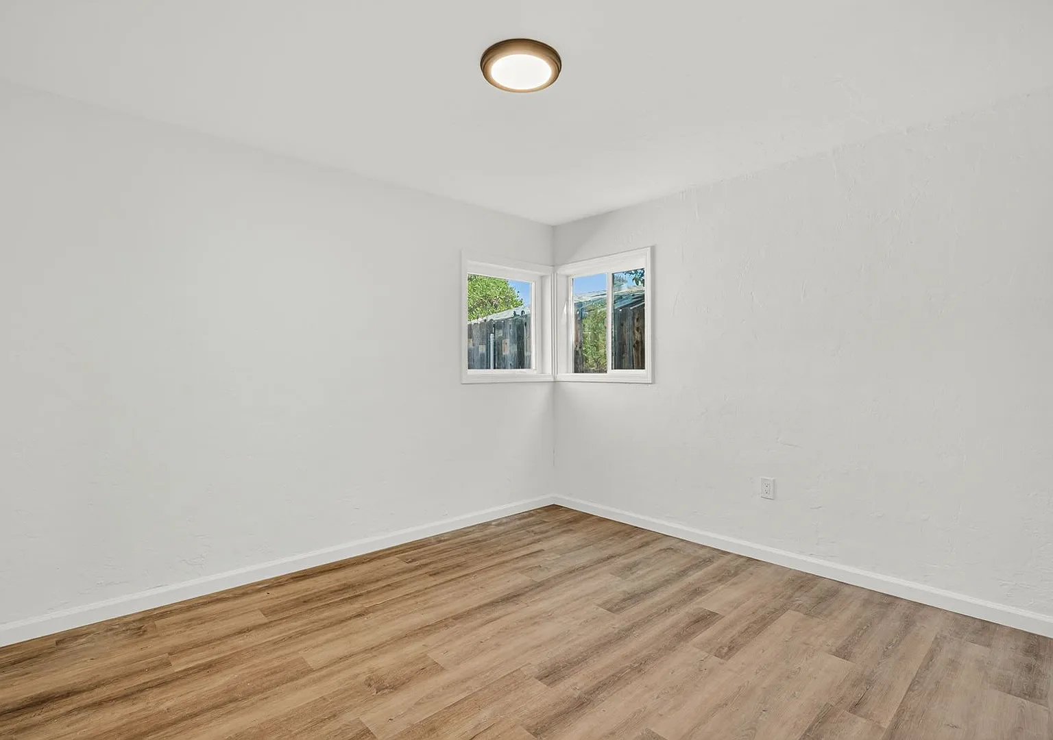 Updated Two-Bedroom One-Bathroom Home with large yard $1,895. — Photo 3
