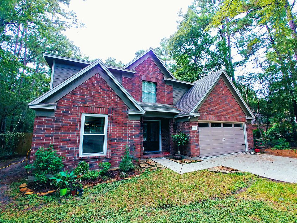 Private home - only 1 neighbor, next to park, and backs up to greenbelt! Brick on all 4 sides and fresh paint inside and out!