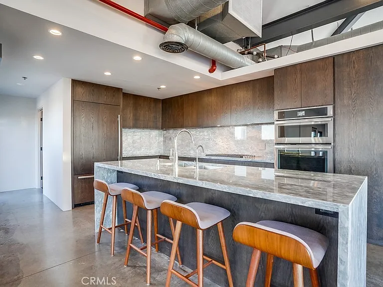 100 W 5th St #Penthouse 9B — Photo 9
