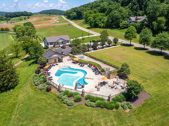 5th image of 512 Mockingbird Ln