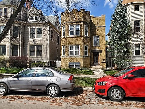 1836 W Byron St #1 — Photo 1