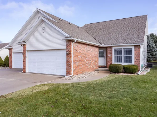 314 Fieldcrest Ct, Normal, IL 61761