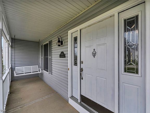 4th image of 830 Forde Ave