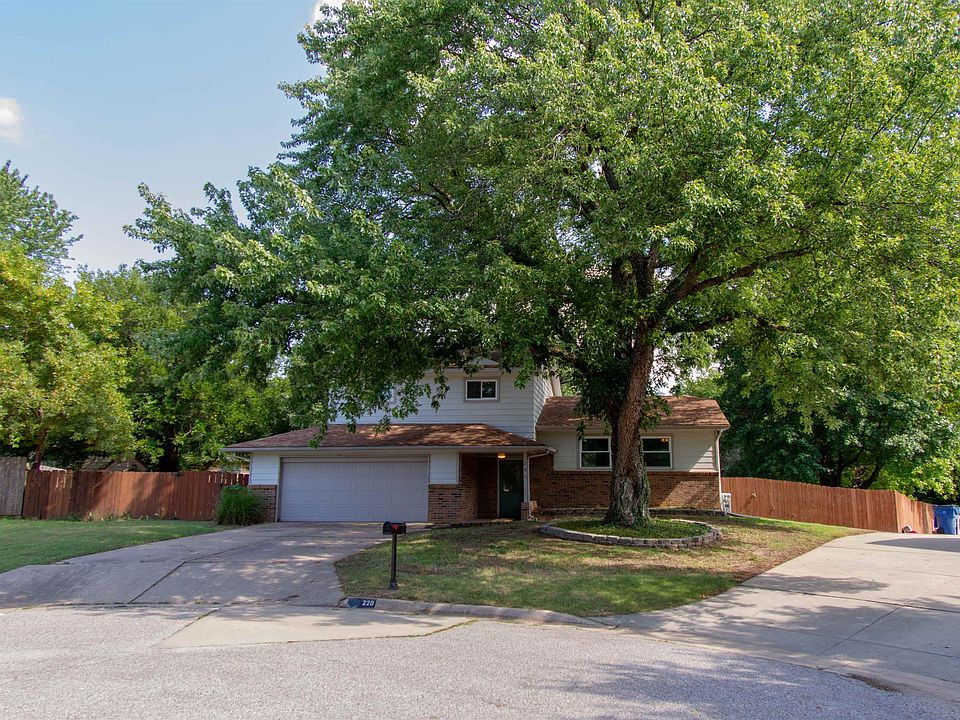 1st image of 220 E Park Place Ct