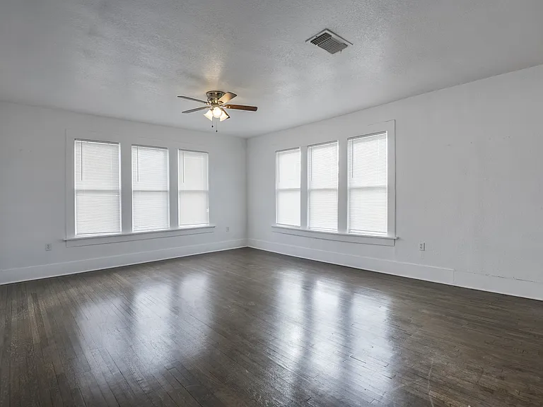 3000 S Jennings Ave #3000 — Photo 8