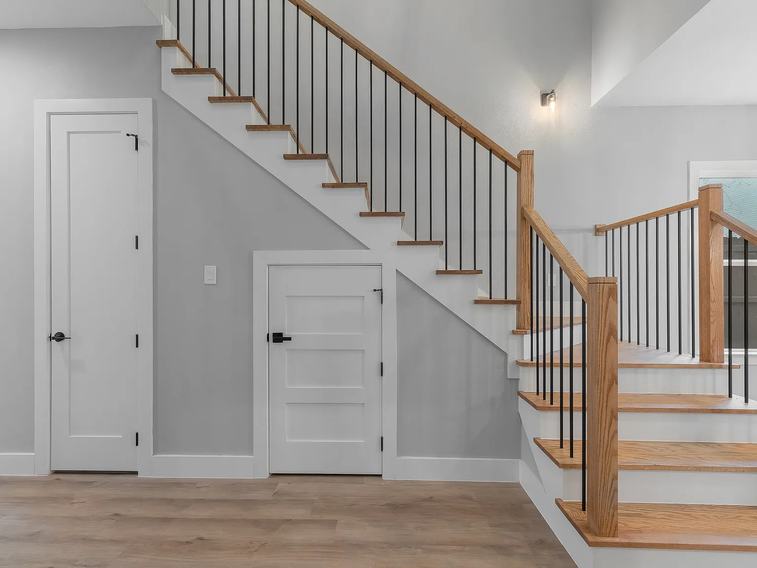 4 bed, 3.5 bath, 2000 sqft, $2,900 — Photo 2