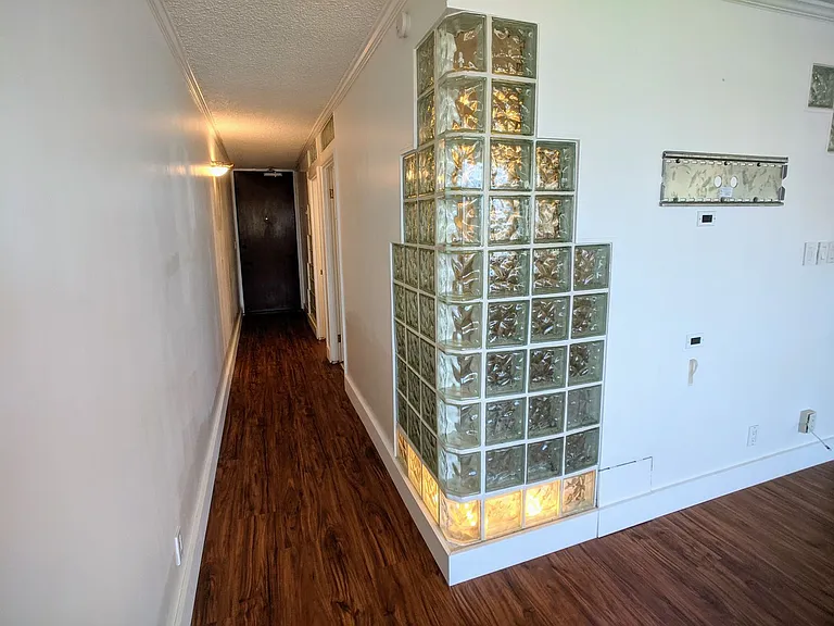 2092 Kuhio Ave #2403 — Photo 6
