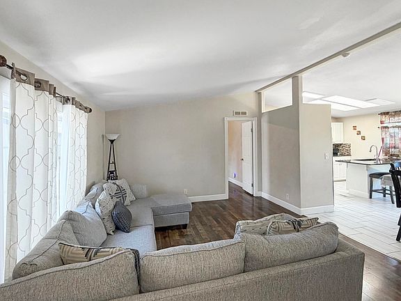 4th image of 418 S 23rd Ave