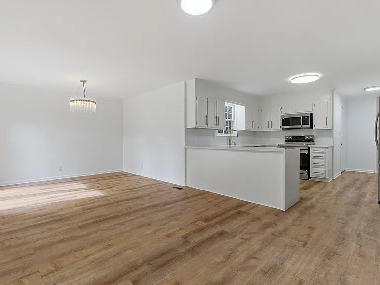308 Brookview Ct #A — Photo 10