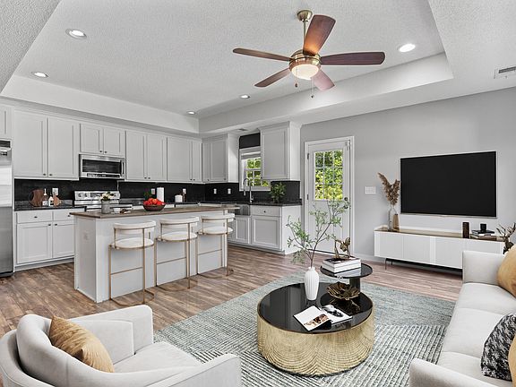 4th image of 885 Slidingrock Ln