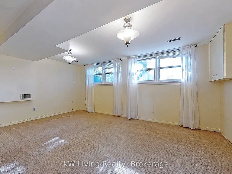 591 4th Line — Photo 32