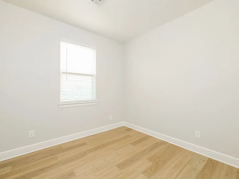11909 SW 30th St — Photo 12