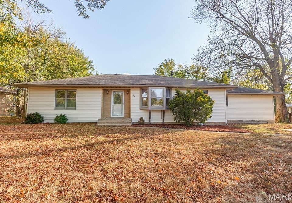 1st image of 13 Lake Dr