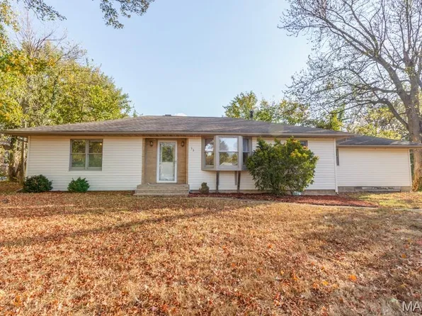 13 Lake Dr, Lebanon, MO 65536