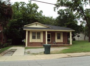 1111 Cambridge Ave E, Greenwood, SC 29646