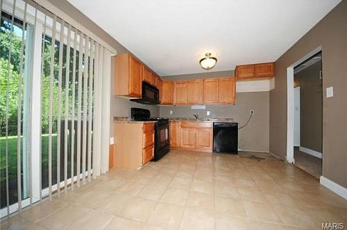 4th image of 863 Hazelvalley Dr