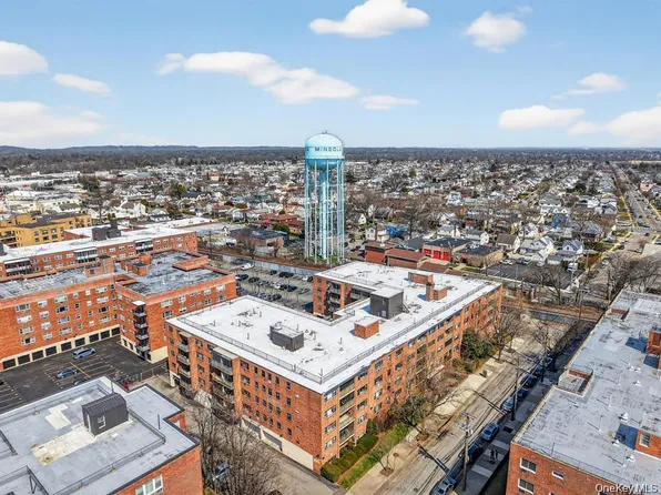 100 Clinton Avenue #4R, Mineola, NY 11501