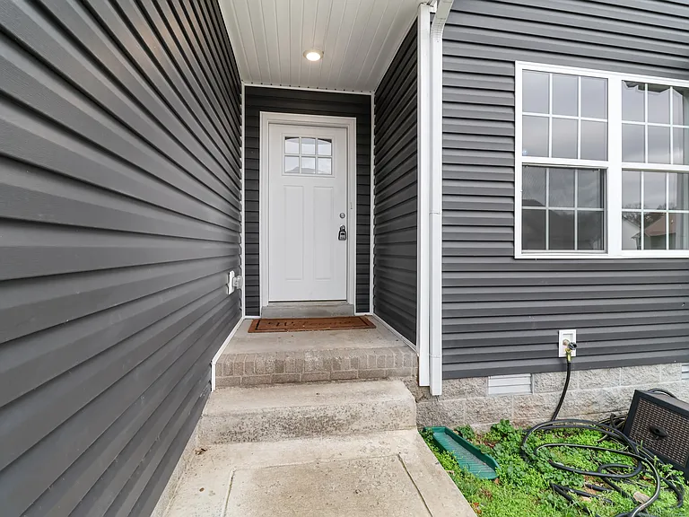 306 Lugano Ln — Photo 4