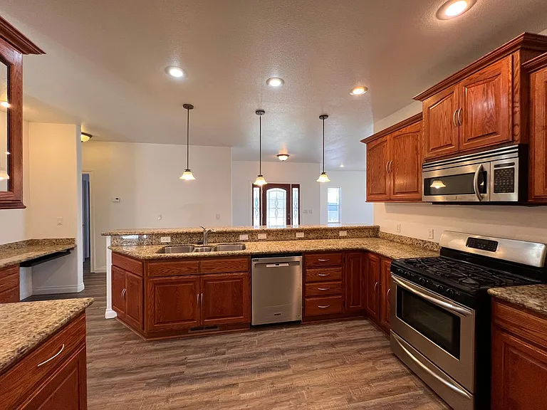524 Discovery Dr — Photo 5