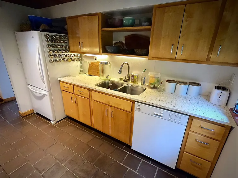 1219 Commercial St — Photo 13