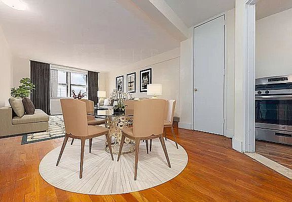 2nd image of 253 Clarkson Ave #606