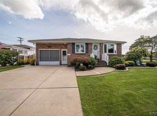 7 Mary Lou Ln, Depew, NY 14043