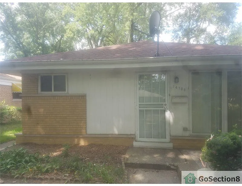 14708 Kenwood Ave photo 1