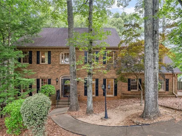 1260 Northcliff Trce, Roswell, GA 30076