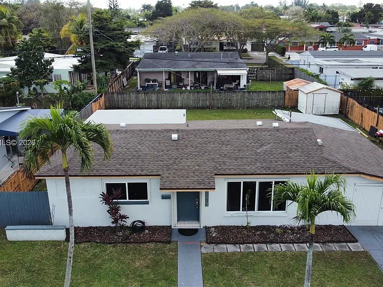 11962 SW 37th Ter — Photo 3