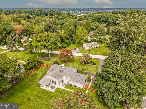 5th image of 634 Overlook Dr