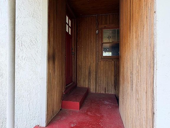 5th image of 621 Jefferson St E