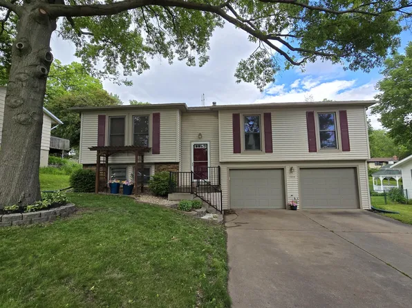 1009 20th Ave, Coralville, IA 52241