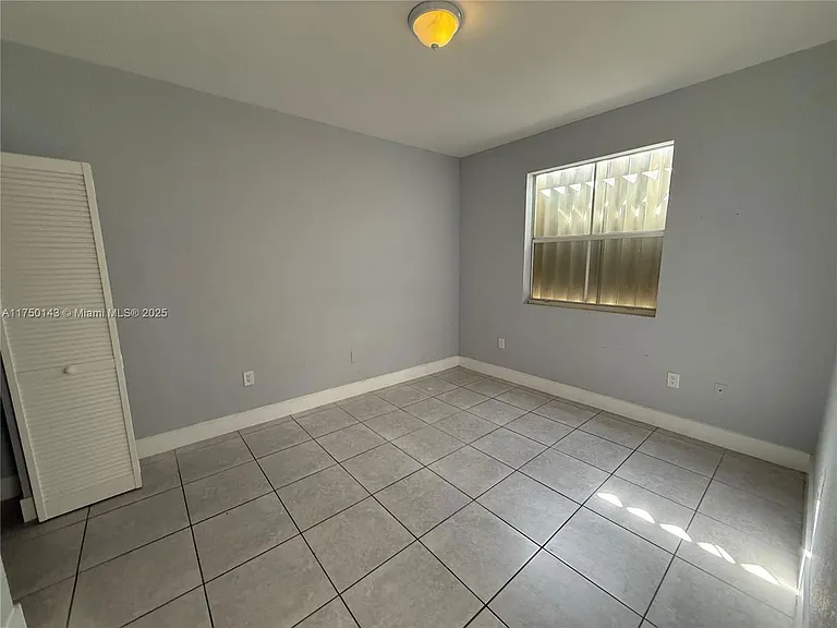 1568 SE 26th St — Photo 6