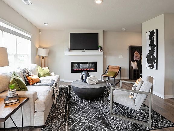 5th image of 3595 Pershing Ln
